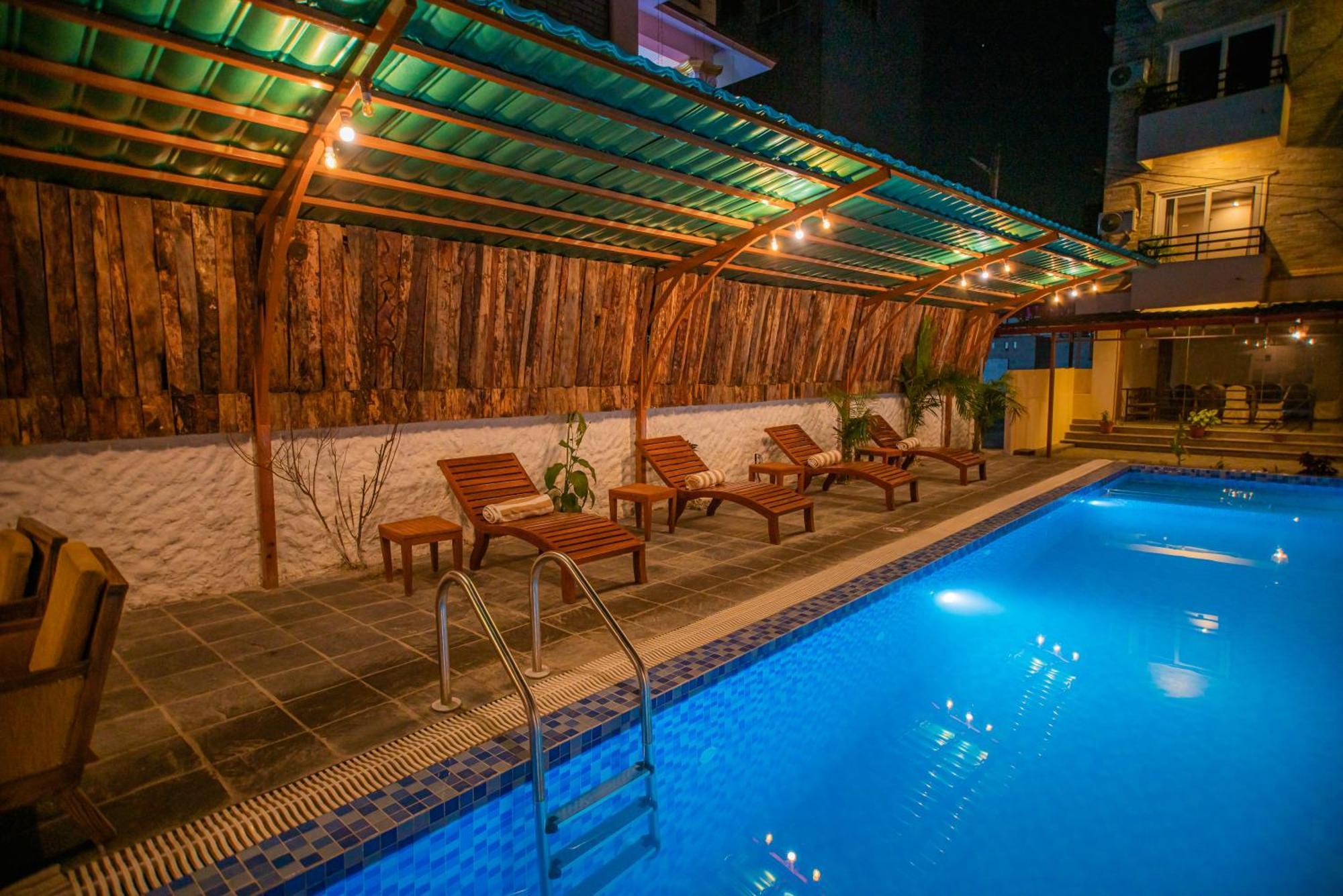 Majheri Resort And Spa Pokhara Exterior foto