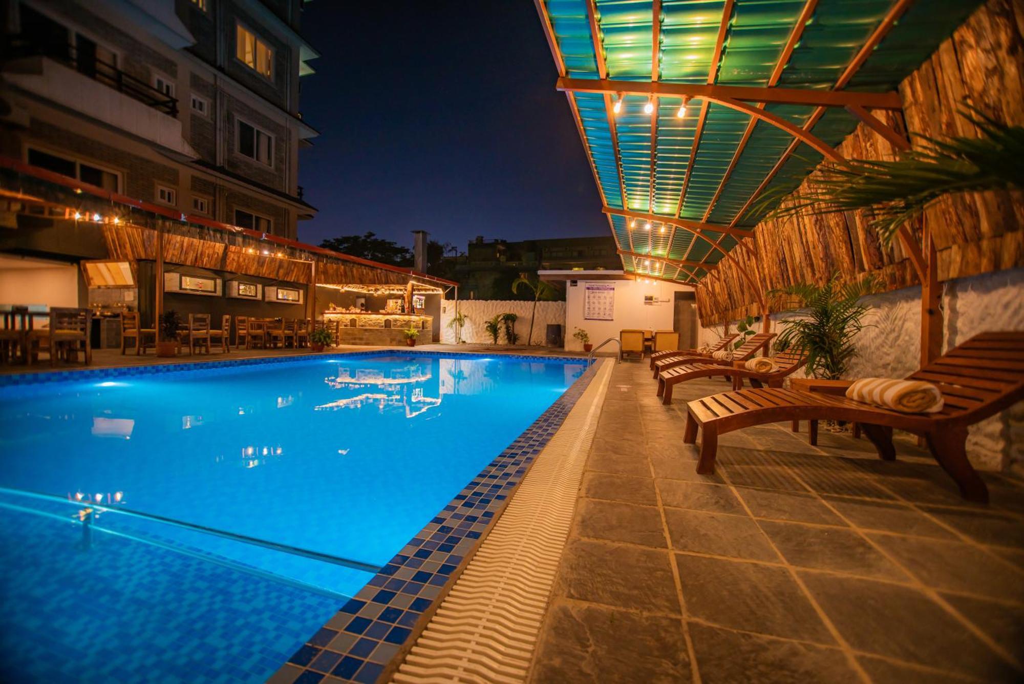 Majheri Resort And Spa Pokhara Exterior foto